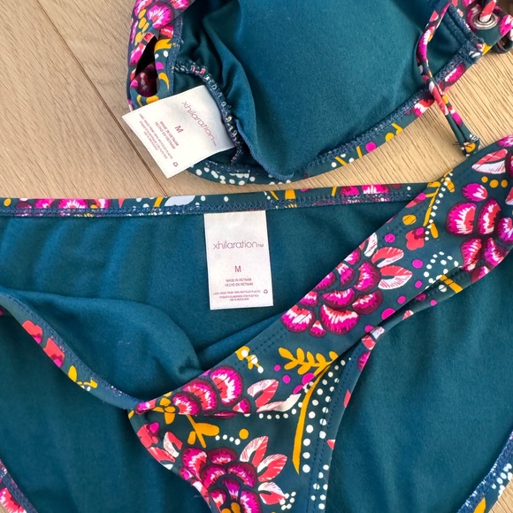 Xhilaration Bikini 2 Piece Set Size Medium - Picture 4 of 4